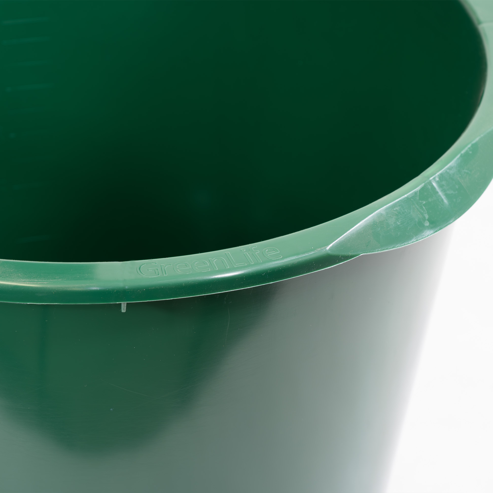 Grüner 20 Liter Eimer mit Bügel und Ausguss Detailansicht