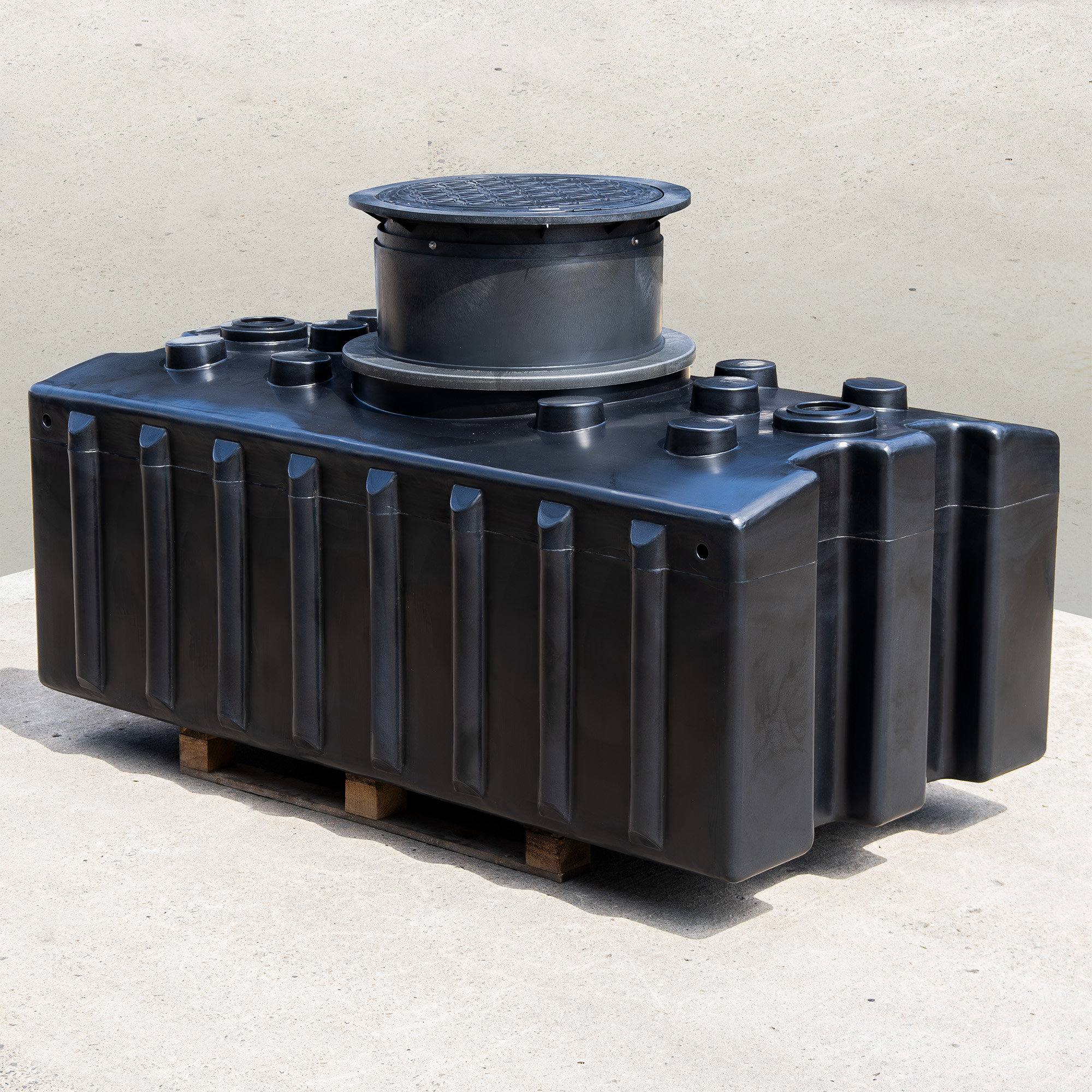 2000 Liter Flachtank zur unterirdischen Regenwasserspeicherung