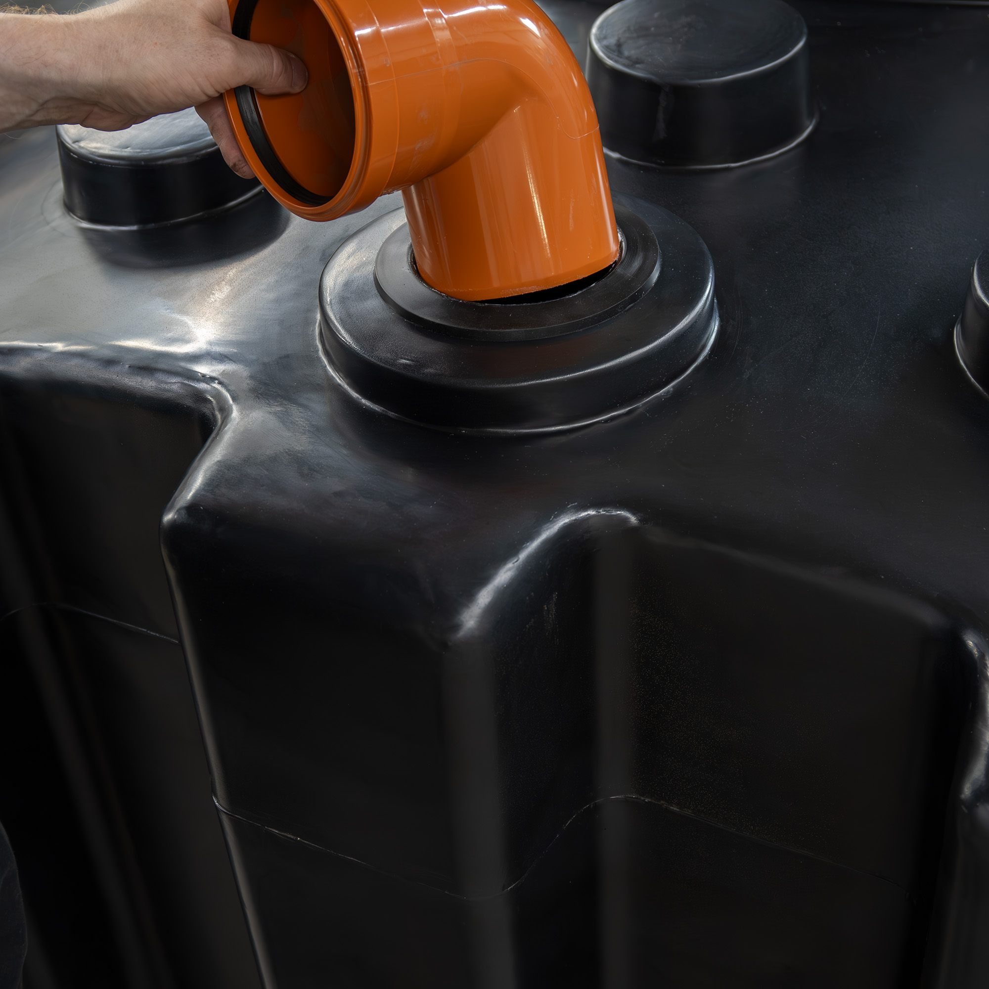 Flachtank – Detailansicht Zulaufanschluss